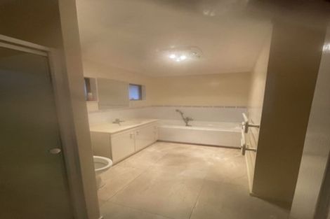 Photo of property in 20 Karetu Road, Greenlane, Auckland, 1051