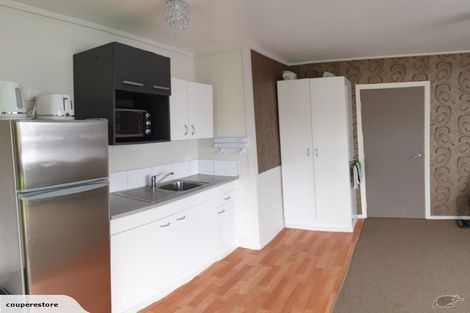 Photo of property in 37 Triangle Road, Massey, Auckland, 0614