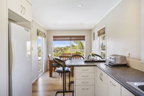 Photo of property in 4 Dunraven Place, Torbay, Auckland, 0630