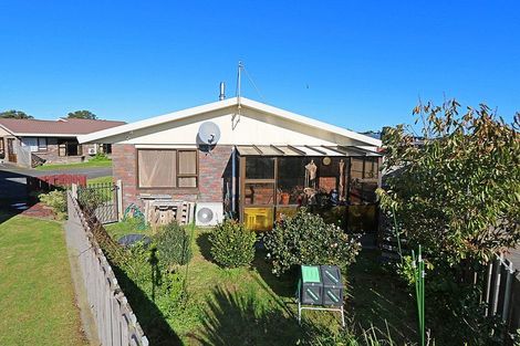 Photo of property in 6 Pohutukawa Drive, Opunake, 4616
