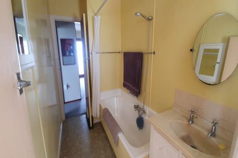 Photo of property in 24 Brassey Street, Waverley, 4510