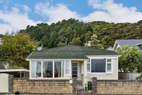 Photo of property in 45 Marine Parade, Eastbourne, Lower Hutt, 5013