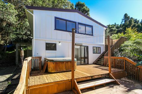 Photo of property in 21 Kauri Loop Road, Oratia, Auckland, 0604