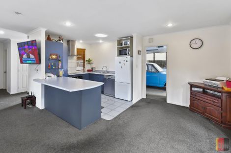Photo of property in 13a Collie Street, Hillpark, Auckland, 2102