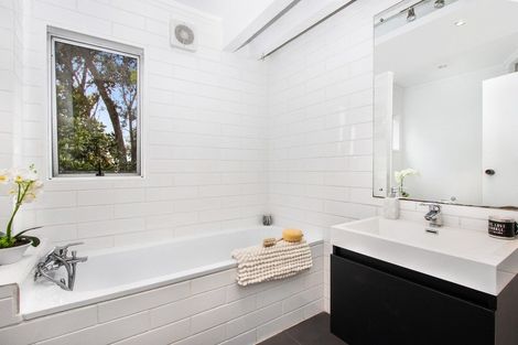 Photo of property in 118 Glengarry Road, Glen Eden, Auckland, 0602