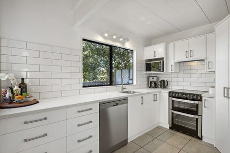 Photo of property in 10 Moorgreen Heights, Torbay, Auckland, 0630