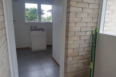 Photo of property in 1/29 Lake Road, Northcote, Auckland, 0627