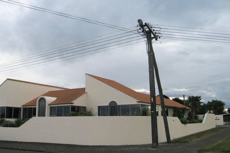 Photo of property in 2/8 Meeanee Quay, Westshore, Napier, 4110