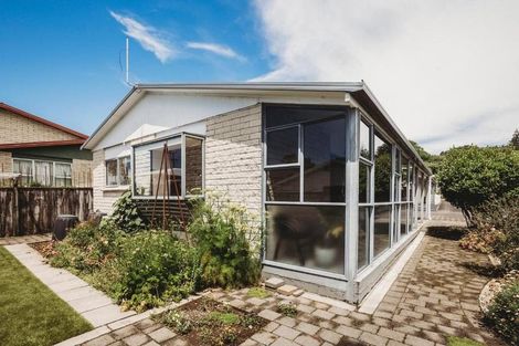 Photo of property in 2/47 Gilbert Street, New Plymouth, 4310