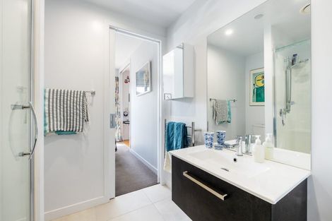 Photo of property in Frank Sargeson Apts, 4/80g Anzac Street, Takapuna, Auckland, 0622