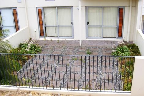 Photo of property in 7e/60 Masons Road, Oteha, Auckland, 0632