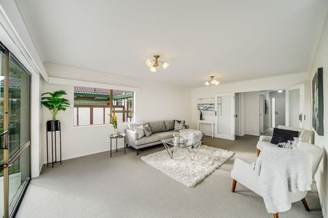 Photo of property in 2/8 Kentigern Close, Pakuranga, Auckland, 2010