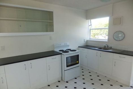Photo of property in 46 Deuxberry Avenue, Northcote, Auckland, 0627