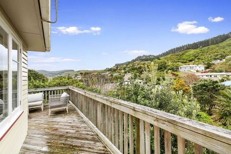 Photo of property in 31 Olivia Crescent, Tawa, Wellington, 5028