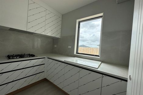 Photo of property in 13 Lumber Rise, Swanson, Auckland, 0614