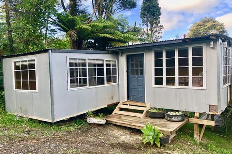 Photo of property in 23 Rimu Road, Oratia, Auckland, 0604