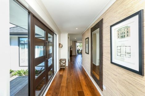 Photo of property in 1 Tupare Place, Highlands Park, New Plymouth, 4312