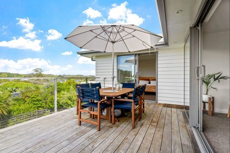 Photo of property in 4 Penney Rise, Matakana, 0985