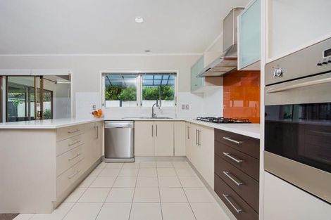 Photo of property in 25 Meadway, Sunnyhills, Auckland, 2010