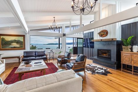 Photo of property in 224 Lake Terrace, Waipahihi, Taupo, 3330