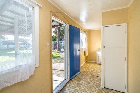 Photo of property in 66 Pembroke Street, Carterton, 5713