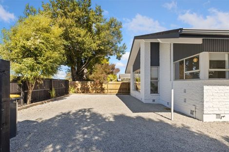 Photo of property in 385 Main North Road, Redwood, Christchurch, 8051