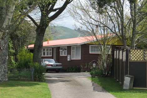Photo of property in 5 Virgo Place, Kawaha Point, Rotorua, 3010