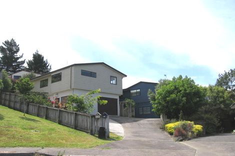 Photo of property in 1/11 Strabo Place, Windsor Park, Auckland, 0632