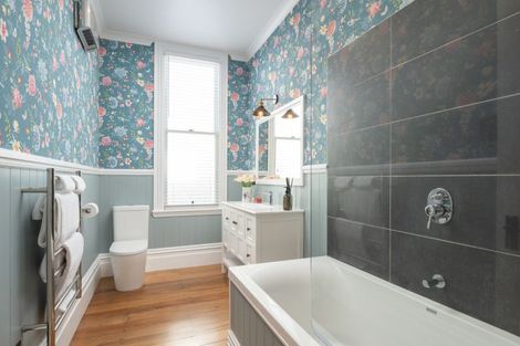 Photo of property in 5 Taranaki Street, Picton, 7220