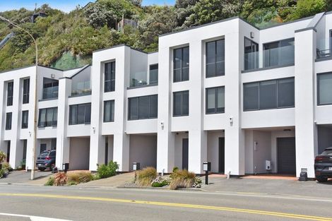 Photo of property in 4/148 Evans Bay Parade, Roseneath, Wellington, 6021