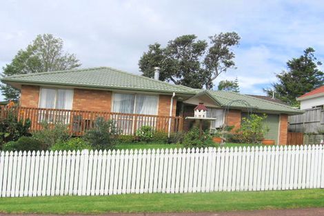 Photo of property in 17 Lasque Place, Glen Eden, Auckland, 0602