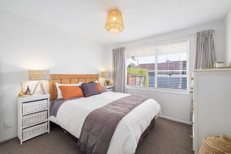 Photo of property in 1/176 Grimseys Road, Redwood, Christchurch, 8051