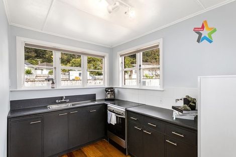 Photo of property in 16 Cleland Crescent, Naenae, Lower Hutt, 5011