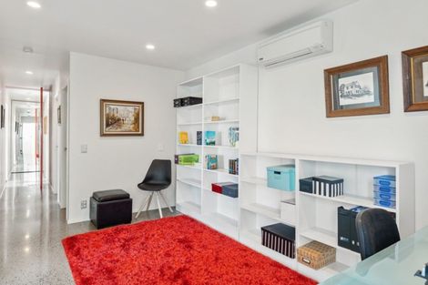 Photo of property in 2a Avery Place, Redcliffs, Christchurch, 8081