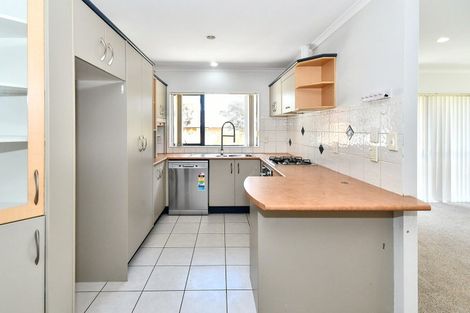 Photo of property in 10 Boderg Way, East Tamaki, Auckland, 2016