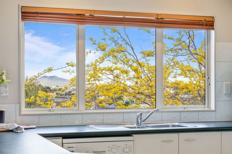 Photo of property in 2/23 Wairau Road, Forrest Hill, Auckland, 0627