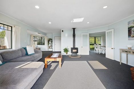 Photo of property in 6 Pararewa Drive, Whalers Gate, New Plymouth, 4310