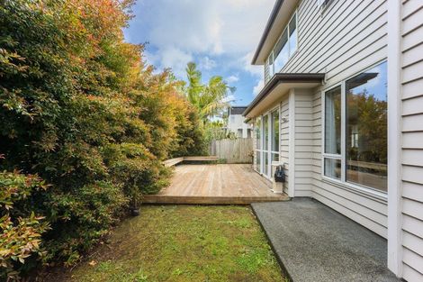 Photo of property in 1b Harrowglen Drive, Northcross, Auckland, 0632
