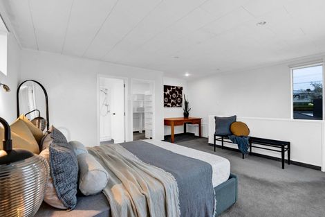 Photo of property in 93 Govett Avenue, Frankleigh Park, New Plymouth, 4310