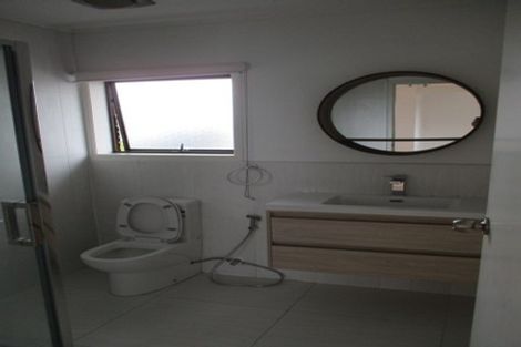 Photo of property in 2/14a Kurnell Drive, Botany Downs, Auckland, 2010