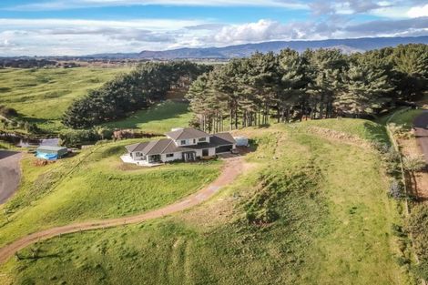 Photo of property in 100 Harakeke Road, Te Horo, Otaki, 5581