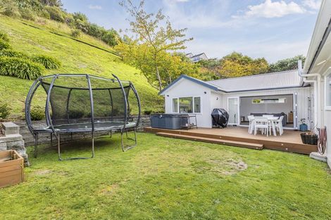 Photo of property in 70 Fyvie Avenue, Tawa, Wellington, 5028