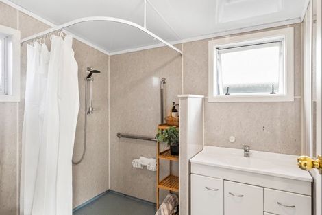 Photo of property in 11 Duke Street, Levin, 5510