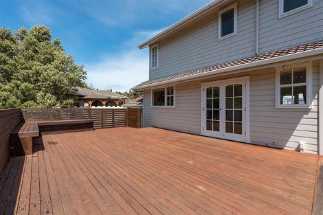 Photo of property in 15 Westview Grove, Miramar, Wellington, 6022