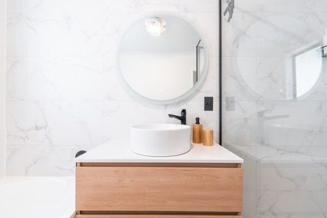 Photo of property in 1/10 Abergeldie Way, Cambridge, 3434