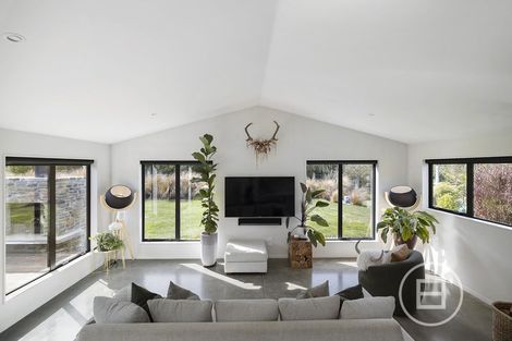 Photo of property in 45 Peregrine Falcon Road, Mount Creighton, Queenstown, 9371