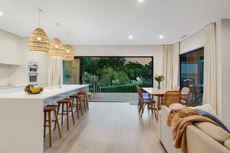 Photo of property in 25a Marvon Downs Avenue, Pakuranga Heights, Auckland, 2010