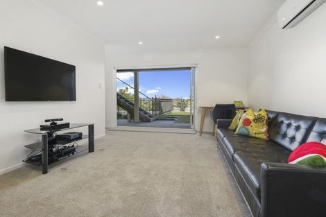 Photo of property in 38 Parr Terrace, Castor Bay, Auckland, 0620