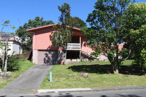 Photo of property in 18 Nor'east Drive, Northcross, Auckland, 0632