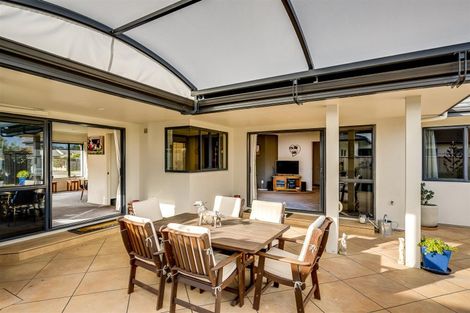 Photo of property in 17 Malbec Way, Greenmeadows, Napier, 4112